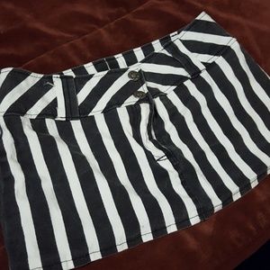 Tiny stripped burner mini skirt